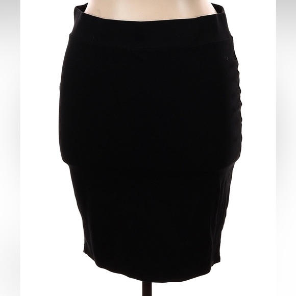 Torrid Black Classic Midi Studio Luxe Ponte Pencil Skirt Pull On Plus Size 1X - Picture 4 of 8
